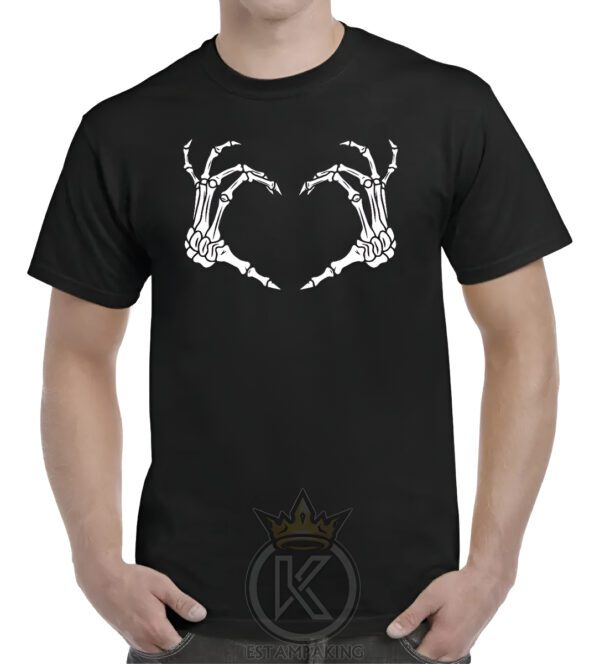 Polera Manos De Esqueleto Corazón - Terror - Estampaking
